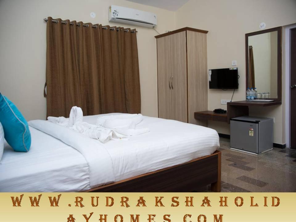 Rudraksha Holiday Homes แคนโดลิม ภายนอก รูปภาพ